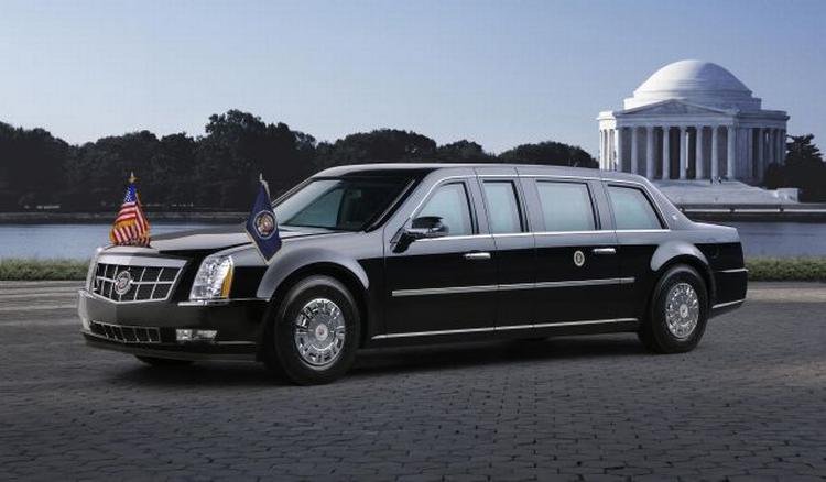 Præsident Obama har tre af denne slags biler, og en af dem er med i København. Bilens udstyr er hemmeligt, men den er formentlig verdens sikreste køretøj. 
