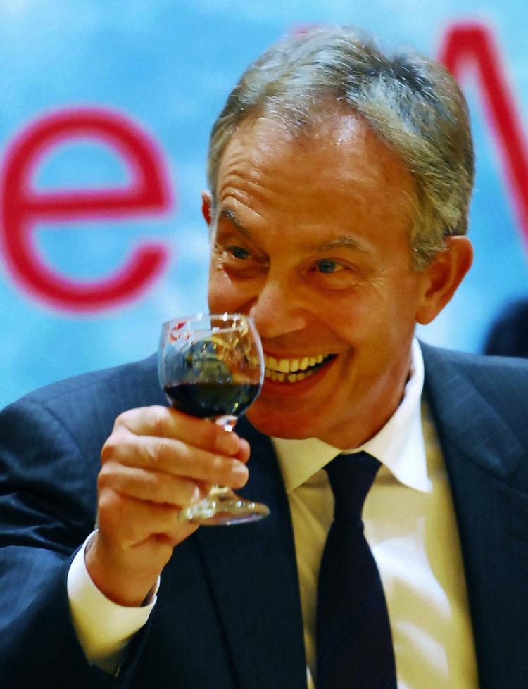 Den forhenværende britiske premierminister Tony Blair står ifølge kilder klar til at blive EU's første præsident, hvis Irland stemmer ja til Lissabontraktaten. 