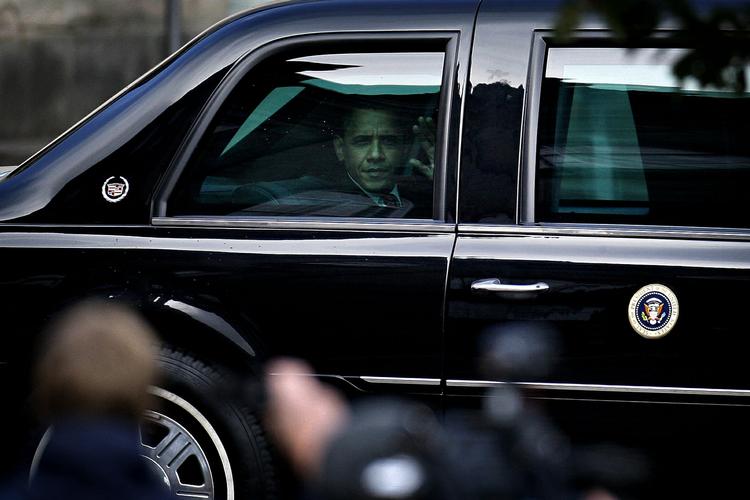 Obama fanget af Politikens fotograf på vej ud af Christiansborg. 