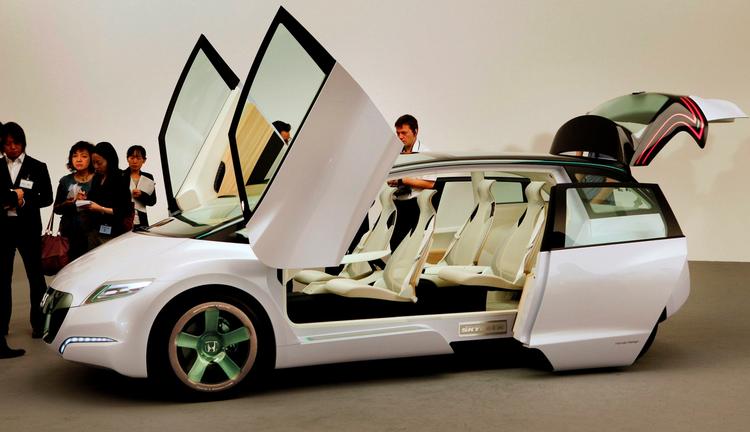Honda Skydeck med seks sæder, hybridmotor og spændende dørdesign. Det bliver nok aldrig til noget. 