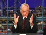 David Letterman fortæller i sit talkshow om affærer med flere ansatte. 