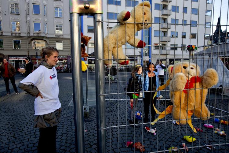 Tidligere på ugen stod Yngresagen, Ungdommens Røde Kors og Red Barnet Ungdom bag en aktion mod lavere kriminel lavalder. Det skete  på Christianshavns Torv. 