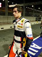 Langt om længe står Nelson Piquet Jr. frem og fortæller, hvad der skete, da han kørte galt med vilje i Singapore. Arkivfoto. 