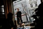 På vinbaren Bibendum i Nansensgade spørger dankortlæseren om du vil give drikkepenge, hvad enten du har købt en enkelt øl eller nydt fire flasker vin. 