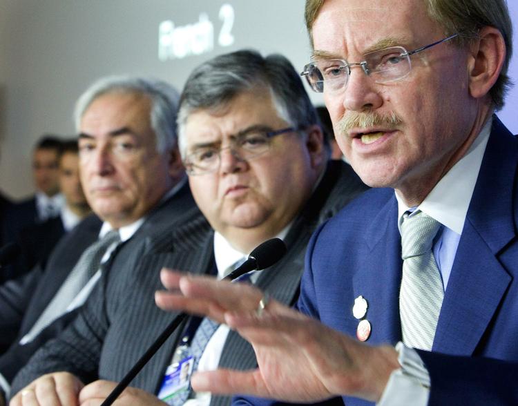 Direktøren for IMF, Dominique Strauss-Kahn  (tv), Mexicos finansminister Agustin Carstens i midten og Verdensbankens formand, Robert Zoellick, ved et fælles pressemøde i istanbul i går. 