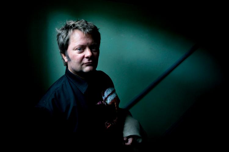 Da Jan Sonnergaard først fik ideen til sin nye roman, begyndte paranoiaen. Ideen var jo indlysende. Hvad nu, hvis en hurtigskrivende kollega havde samme ide og fik udgivet en bog, når Sonnergaard stadig manglede tre kapitler? Foto: Tobias Selnæs Markussen 