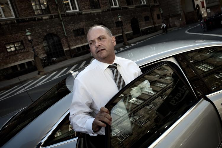 Den nye forsvarschef skal selvfølgelig være i stand til at skabe tillid mellem politikerne og forsvarskommandoen«, siger Søren Gade, der vil slå stillingen op. 
