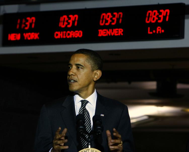 Barack Obama taler til ansatte ved det amerikanske National Counterterrorism Center. Præsidenten lægger nu op til en ny strategi i krigen i Afghanistan. 