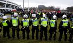 Vold mod kvinder topper listen over, hvilke forbrydelser svenske betjente sigtes for, når de har fri. Arkivfoto fra en demonstration i Malmö i marts. 