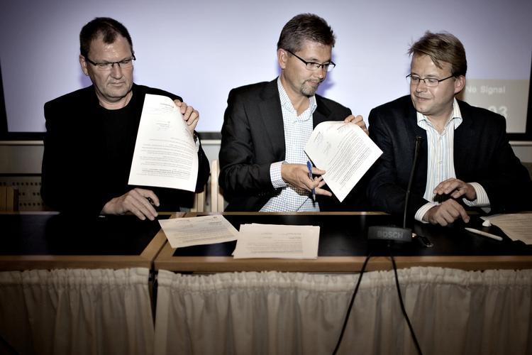 Der blev underskrevet politiske aftalepapirer med LO som sandhedsvidne og vagthund, da Socialdemokraterne, SF og Enhedslisten endegyldigt kårede Frank Jensen til venstrefløjens overborgmesterkandidat i hovedstaden. 