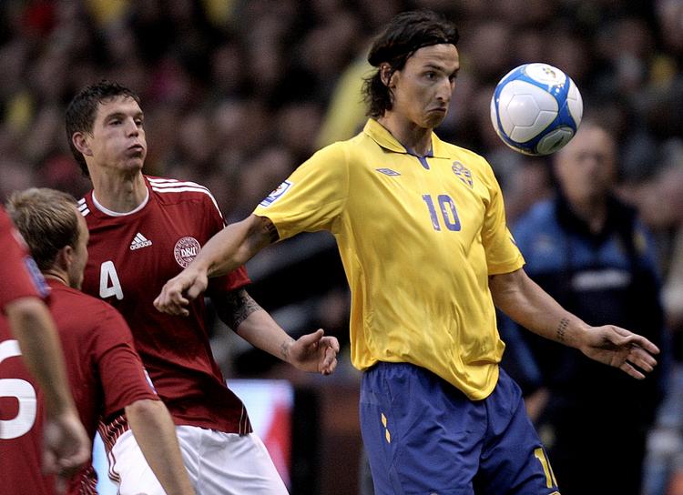 Daniel Agger og Zlatan får  rig mulighed for at hilse på hinanden i aften. Arkivfoto. 