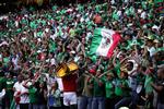 Jublen var stor, da først bierne og El Salvador var blev nedkæmpet i Mexico. 