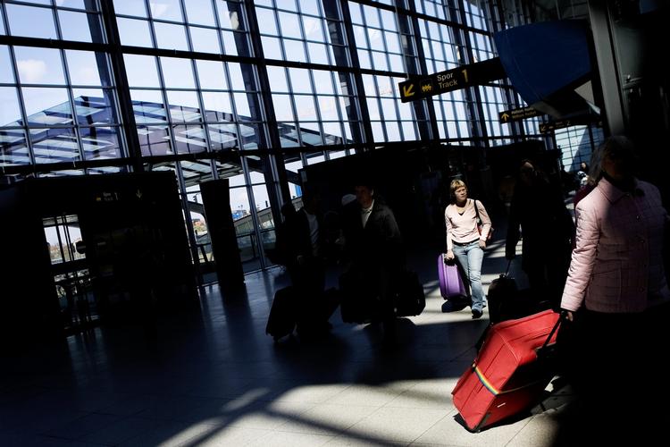 Trafikken til Københavns Lufthavn med tog står stille, fordi der er fundet en mistænkelig taske på perronen. Arkivfoto 