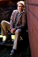 Nutidens radio. Podcasten Det tredie øres første to udsendelser har været kræs. Ikke mindst den anden, hvor forfatteren Jens Blendstrup kommenterer forskellige indslag om forholdet mellem fædre og sønner. Polfoto: Carsten Lauridsen