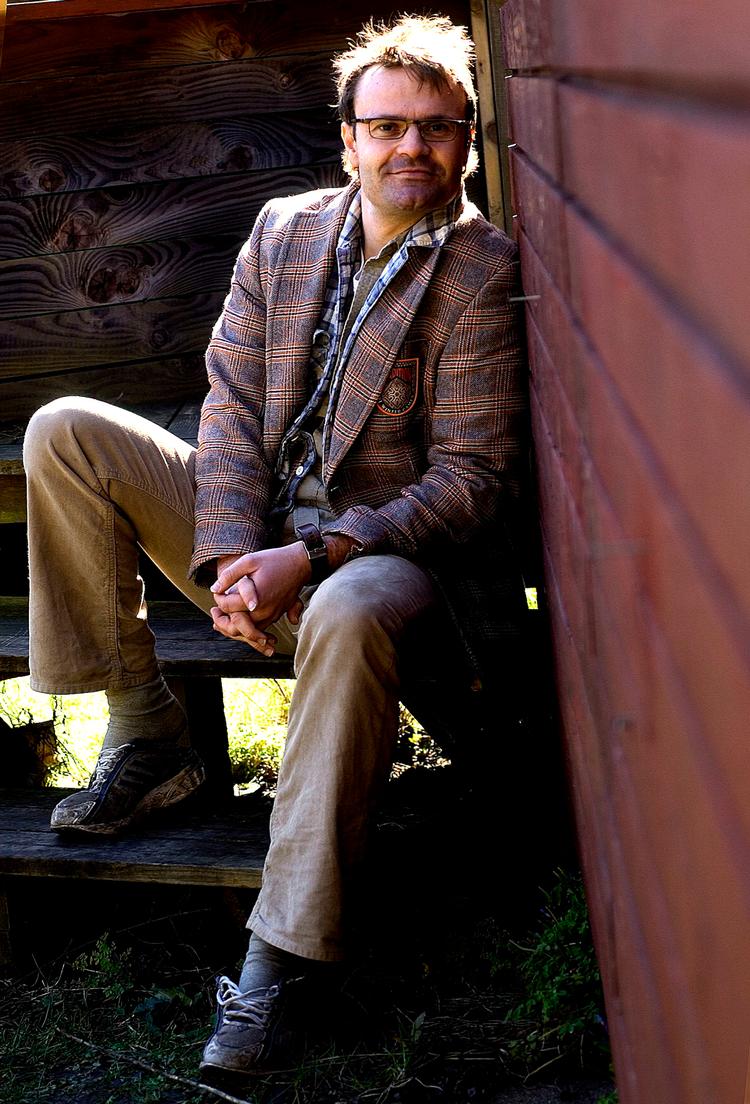 Nutidens radio. Podcasten Det tredie øres første to udsendelser har været kræs. Ikke mindst den anden, hvor forfatteren Jens Blendstrup kommenterer forskellige indslag om forholdet mellem fædre og sønner. Polfoto: Carsten Lauridsen