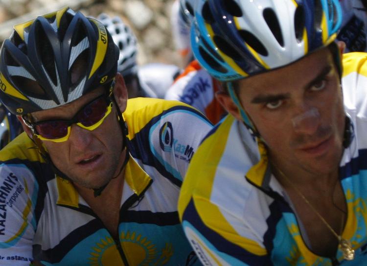 Lance Armstrong har forladt Astana, og Alberto Contador, th. vil gerne. 