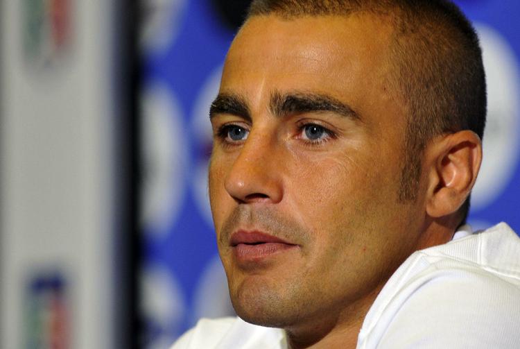 Fabio Cannavaro kan igen koncentrere sig om fodboldem efter at den italienske olympiske komité har droppet dopingsagen mod ham. Arkivfoto. 