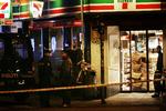 Politiet taler med folk på Rantzausgade på Nørrebro efter endnu et skyderi i hovedstaden. 