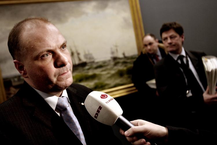 Forsvarsminister Søren Gade skal muligvis afhøres i sagen om jægerbogen. 