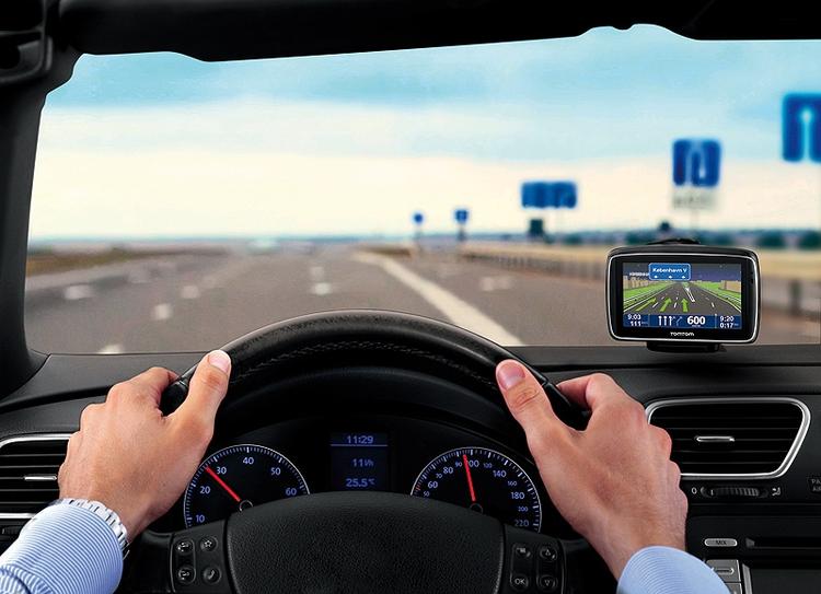 Denen udsigt til et GPS-apparat findes i hver anden danske personbil - i hvert fald i følge statistikken. Dermed er danskerne europamestre i GPS-brug. Foto: TomTom/Studio 4 