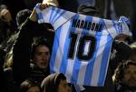 Når Danmark næste år deltager i en VM-slutrunde for fjerde gang, er Diego Maradona med for femte gang efter fire slutrunder (og to finaler) som aktiv og nu én som landstræner. 