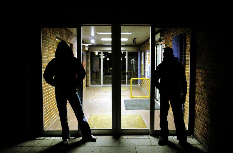 Venstres socialordfører Ellen Trane Nørby har foreslået at afskaffe den kriminelle lavalder og erstatte den med et system af ungdomsdomstole for alle under 18 år. 
