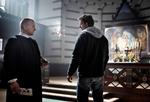 TV 2 vil formentlig gerne have noget, der ligner det her, DR's successerie 'Forbrydelsen'. Her er Ken Vedsegaard i færd med at skaffe sig hjælp fra en præst i Lars Sidenius' skikkelse. Foto: Tine Harden/DR 