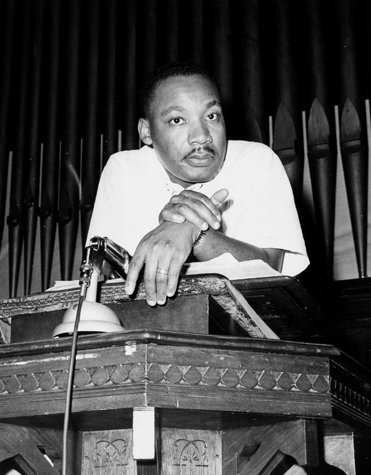 Inden Martin Luther King, Jr. blev dræbt i 1968, beskrev han selv sit idealsamfund som et land, hvor hans egne »fire små børn ikke vil blive målt på deres hudfarve, men på deres karakters beskaffenhed«.  Foto: Horace Cort/AP 