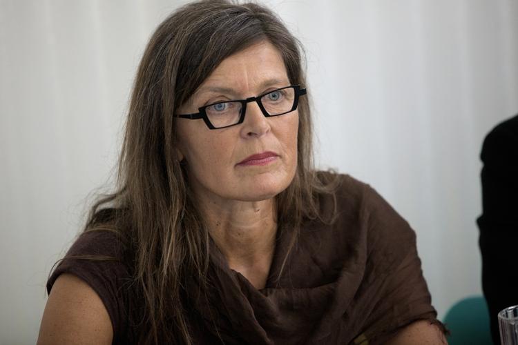 Overlæge Else Smith fra Sundhedsstyrelsen opfordrer landets sundhedspersonale til at udvise samfundssind og lade sig vaccinere mod influenza A (H1N1). Arkivfoto 