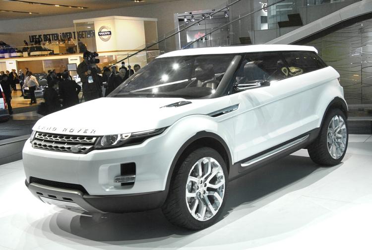Land Rover LRX er foreløbig kun en udstillingsbil, her i Detroit januar 2008. Men i 2011 skulle den være klar til salg, nok i lidt anden facon. Foto: United Pictures 