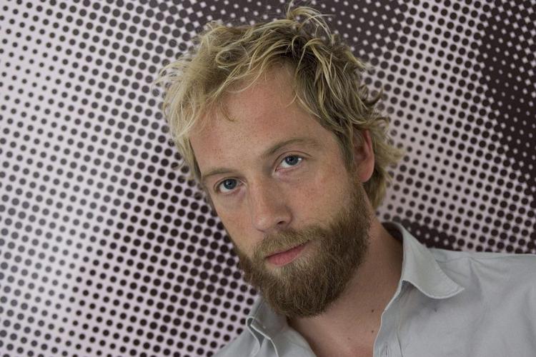 Kasper Eistrup fik lidt hjælp fra Lou Reed, da han designede to nye kaffekopper af Pap for Riccos Kaffebar. 