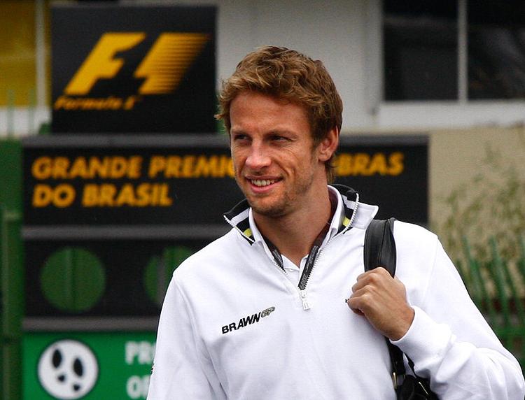 Jenson Button kan søndag blive Formel 1-verdensmester. Det kræver mindst en tredjeplads i Sao Paolo. Foto: Luca Bruno/AP 