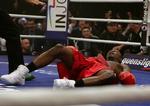 Jermain Taylor  var blot 14 sekunder fra at gå tiden ud mod Arthur Abraham. 
