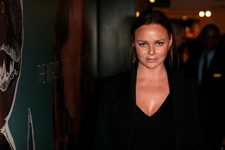 Der har ikke været en enkelt gennemført stjernestund i Stella McCartneys karriere, men hun har etableret sig som en troværdig og attraktiv designer. 
