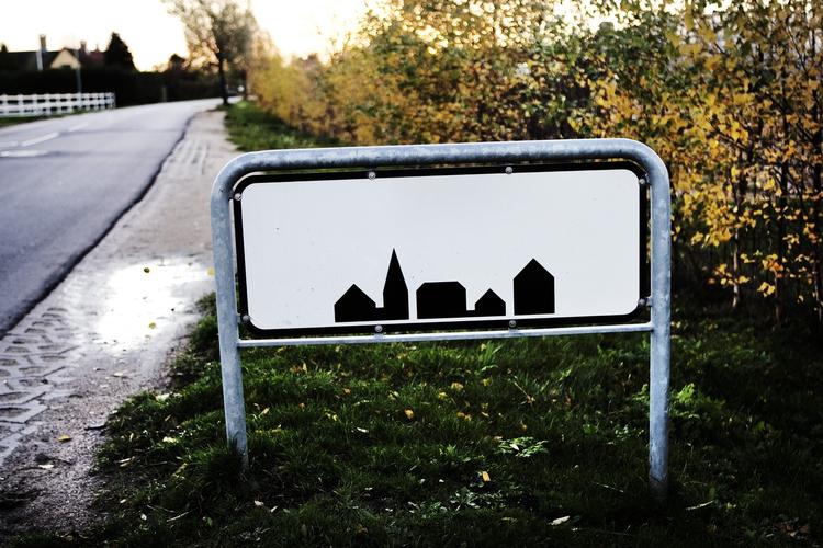 »Uanset hvor kraftige de geografiske kampe er under overfladen, er det dog på ingen måde sikkert, at vælgerne vil blive præsenteret for dem under valgkampen«, skriver Ulrik Kjær 
