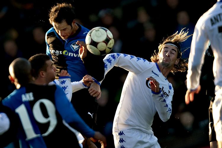 Cesar Santin (th) og FCK imponerede ikke mod HB Køge. 