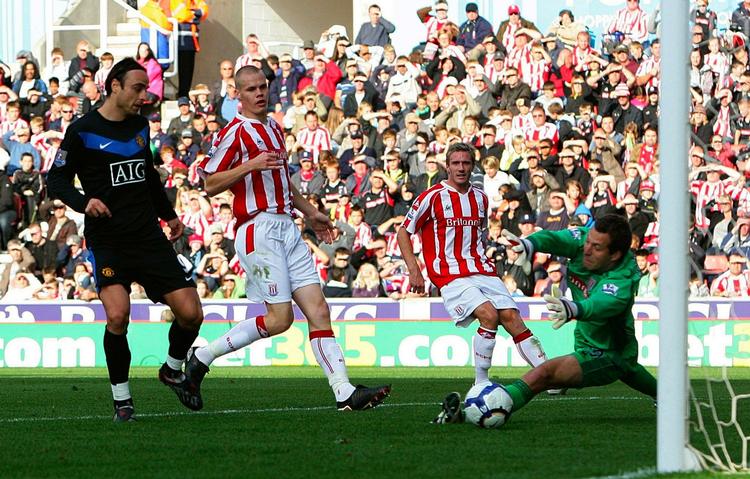 Den bold fangede Thomas Sørensen ikke i kampen mod Manchester United. Men ellers har danskeren været en sikker sidste skanse for Stoke City. Arkivfoto. 