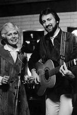 Historien om Keld og Hilda er historien to, der ikke måtte få hinanden og to, der kæmpede for af få dansktoppen anerkendt i dansk musik. 