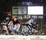 Sneen dalede ned over Gillette Stadium i Foxborough, da Patriots slog Tennessee Titans. 