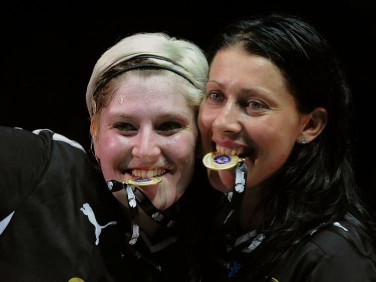 Bojana Popovic (til højre) fylder 30 år i næste måned og slutter karrieren i Viborg i 2012. Arkivfoto. 