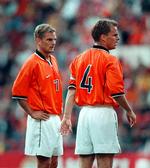 Roland (til venstre) og Frank De Boer fik til sidst deres vilje og skiftede i 1998 til FC Barcelona. ARkivfoto. 