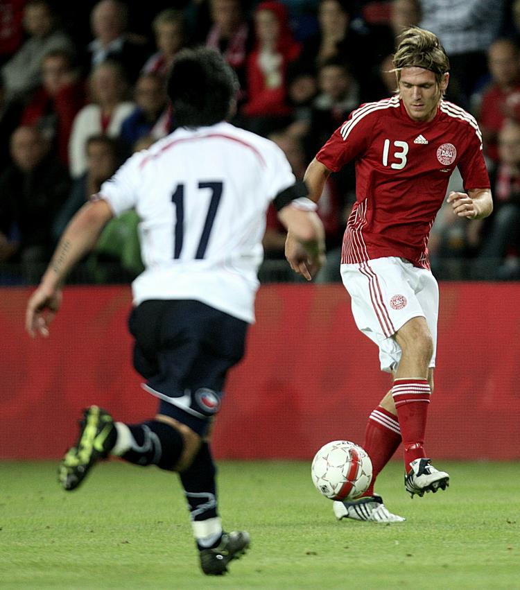 Kris Stadsgaard (til højre) er den bedst lønnede spiller i norsk fodbold. Arkivfoto. 