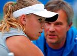 Caroline Wozniacki sammen med faderen Piotr, som også er tennisstjernens træner. Arkivfoto. 