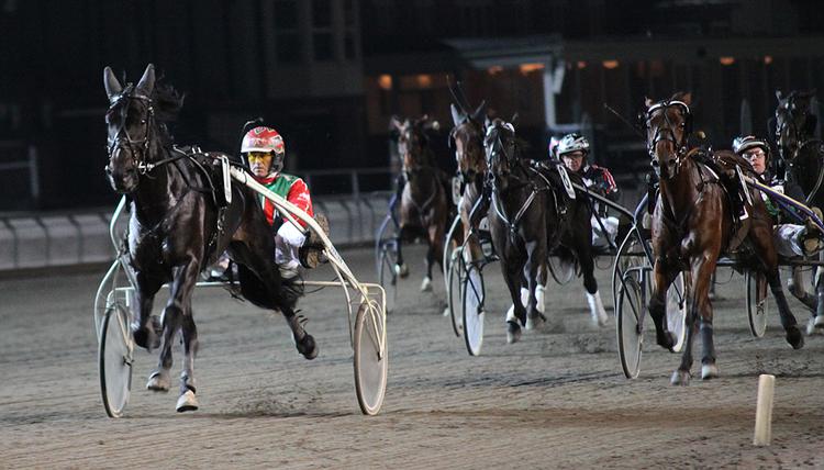 En af Steen Juuls to sejre i aften blev hentet med Speedy Prince. 