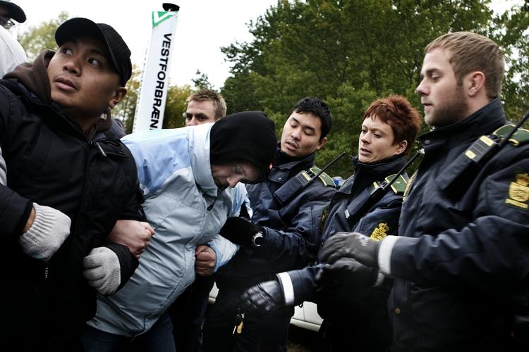Der opstod tumult, da politiet ville ophæve blokaden - men ellers beskriver politet dagen som »udramatisk«. 