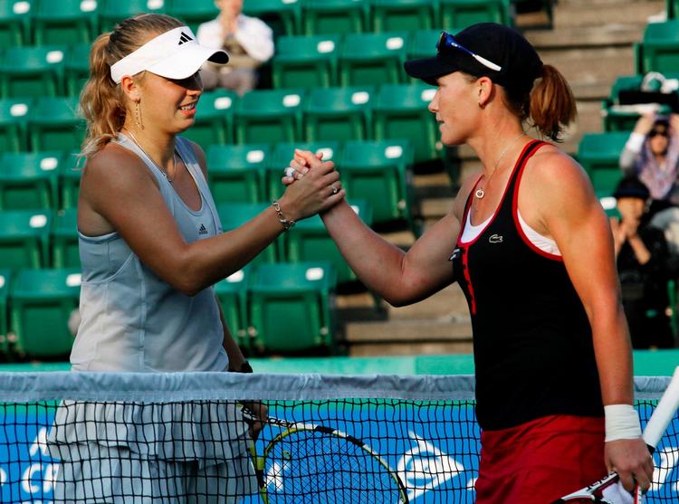 Wozniacki opgav og forærede dermed Anne Kramer en sejr i Luxembourg. Nu forsøger hun at blive fit til sæsonfinalen i Doha. 