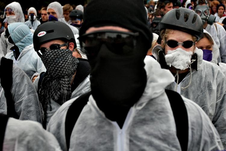 Demonstranter som dem, der forleden besatte Amagerværket, er målet for regeringens 'lømmelpakke'. Men udspillet kommer til at ramme meget bredere, frygter 3F og LO. 