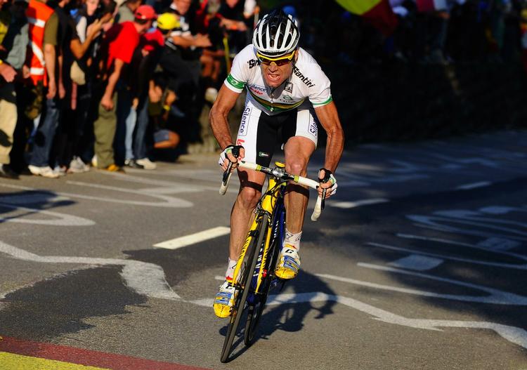 Cadel Evans og Lotto-holdet er ved at bygge op til Touren i 2010. Arkivfoto. 
