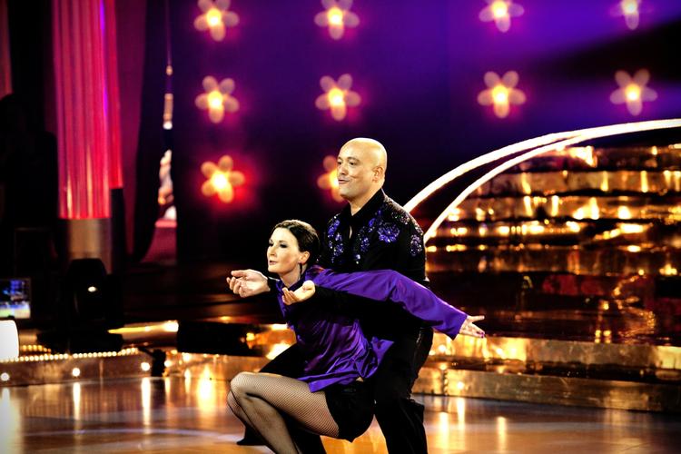 René Dif og Luise Dons danser ikke live i aftenens 'Vild med dans', men derimod på en videooptagelse. Arkivfoto. 