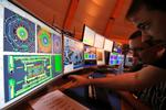Parat. Big bang-maskinen blev tændt under stor bevågenhed 10. september sidste år, men få dage efer brød den sammen. Nu er forskerne klar igen. (Arkivfoto) 